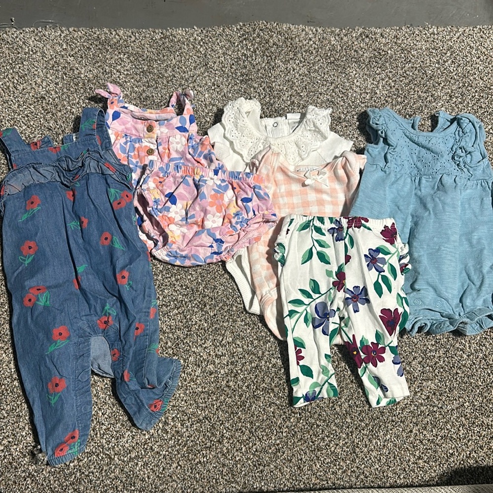Random baby girl 0-3 month bundle